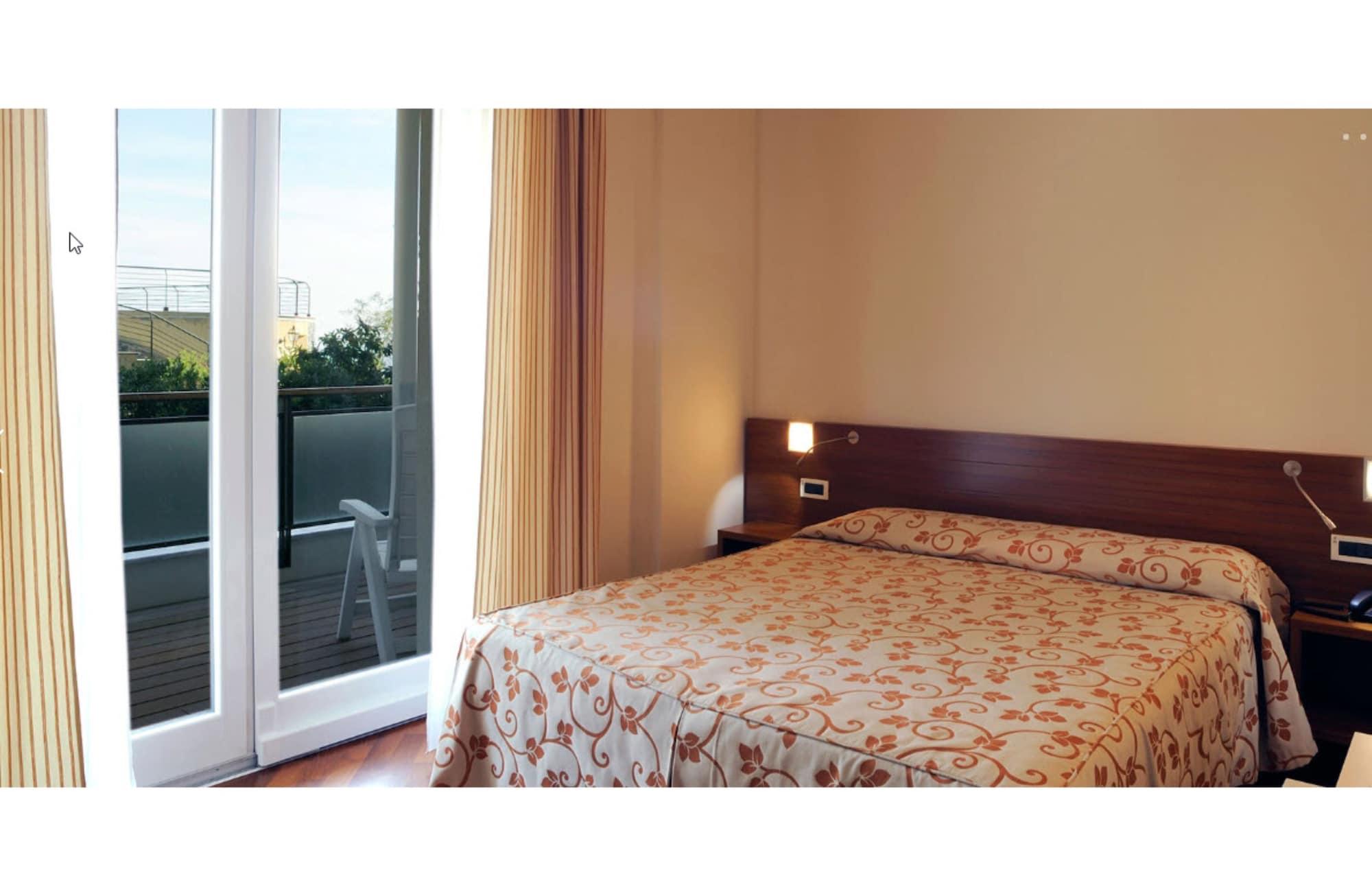 Hotel Le Roi วาราซเซ ภายนอก รูปภาพ