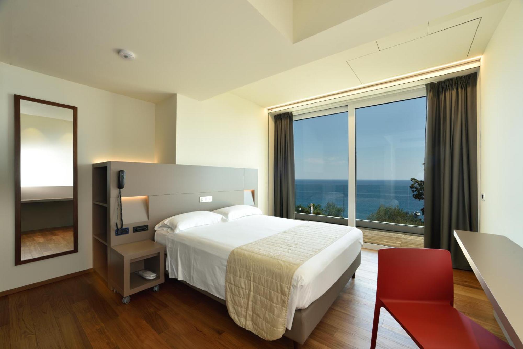 Hotel Le Roi วาราซเซ ภายนอก รูปภาพ