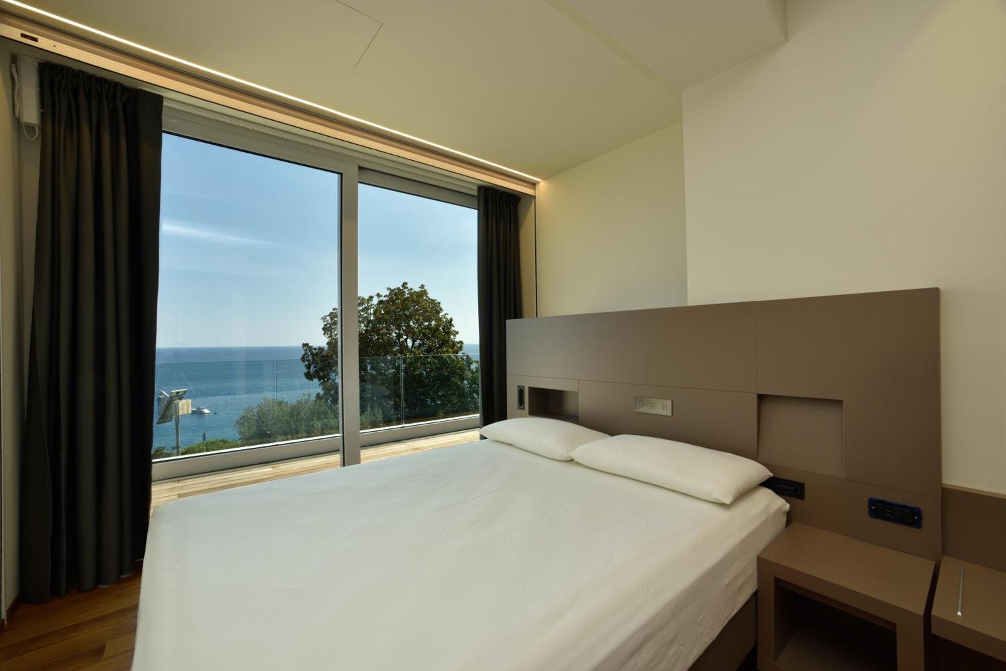 Hotel Le Roi วาราซเซ ภายนอก รูปภาพ